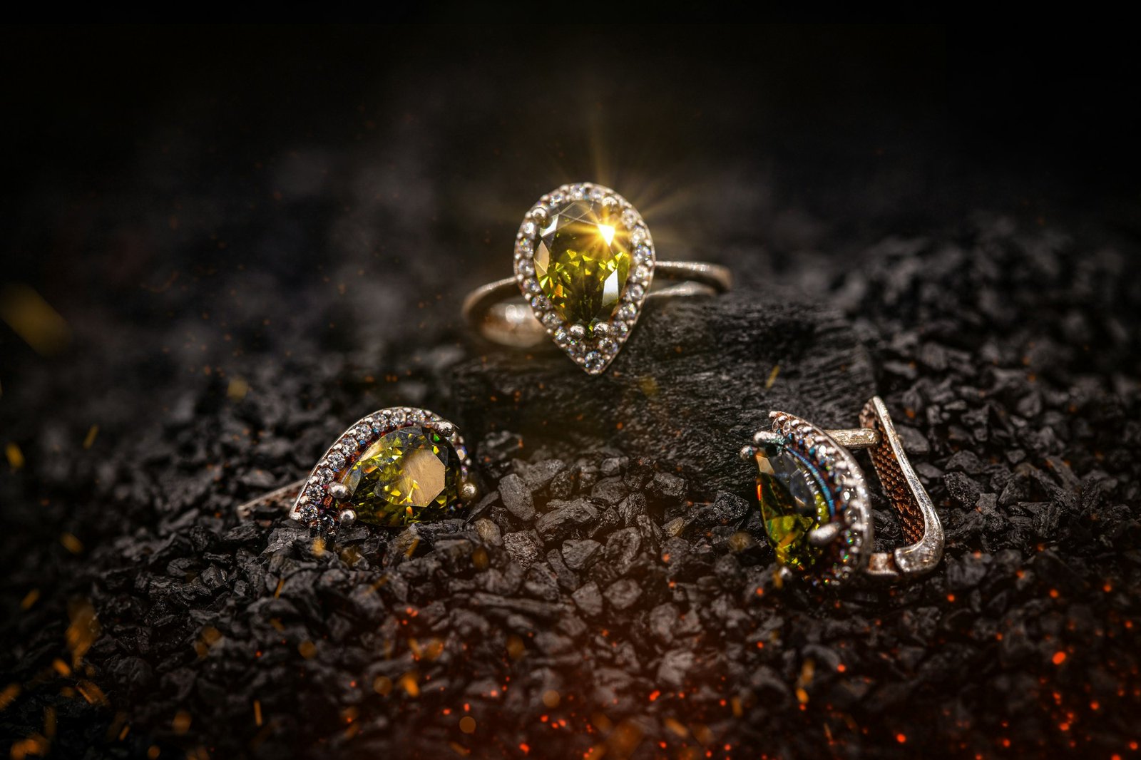 Jewelry ring and earrings