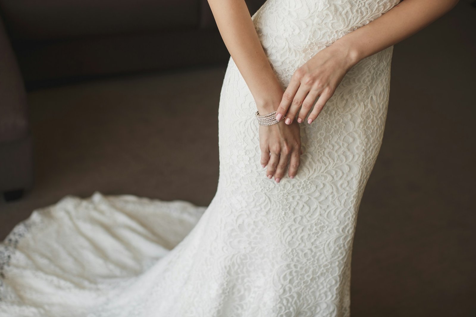 The bride's hands. Beautiful ring and bracelet